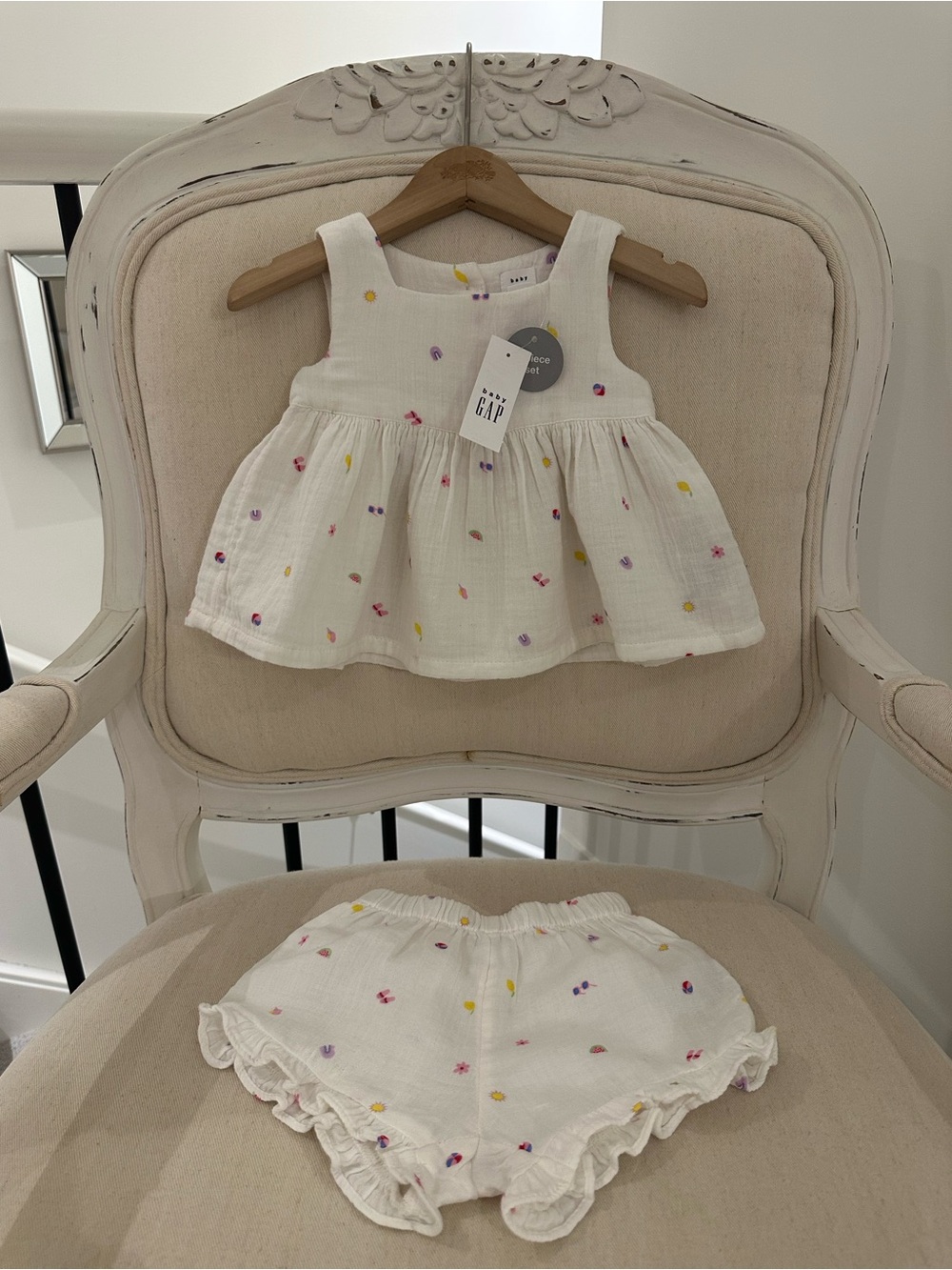 🤍 12~18 Mth GAP White Baby Girl Cotton Ruffle Tank Top & Ruffle Bloomers Set NWT - Picture 9 of 11